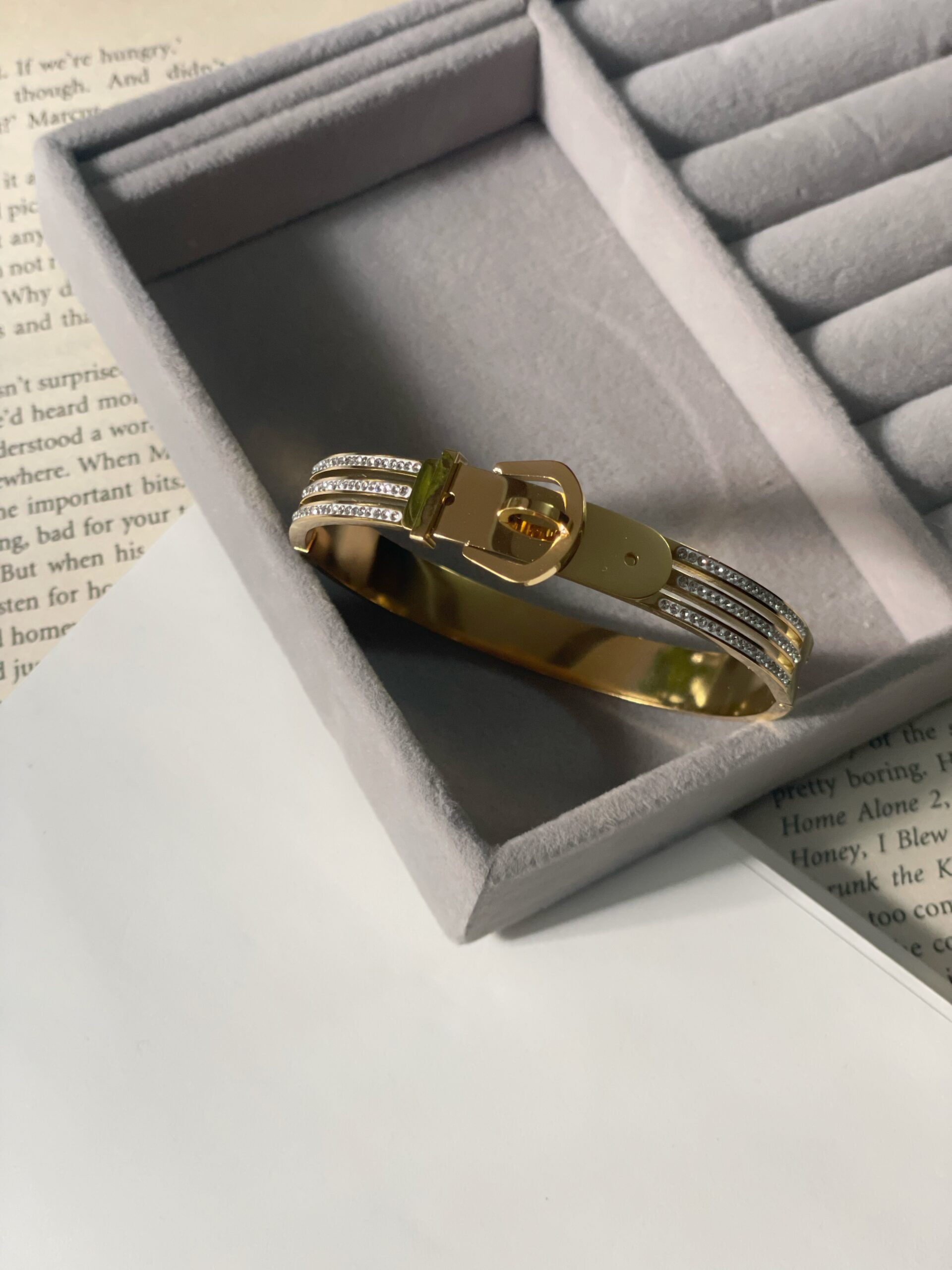 Regal buckle cuff – 560